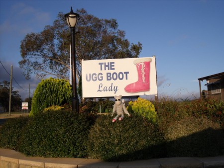 I like the name of this place, even tho they miss spelled it, but why do they have to make the boots pink??